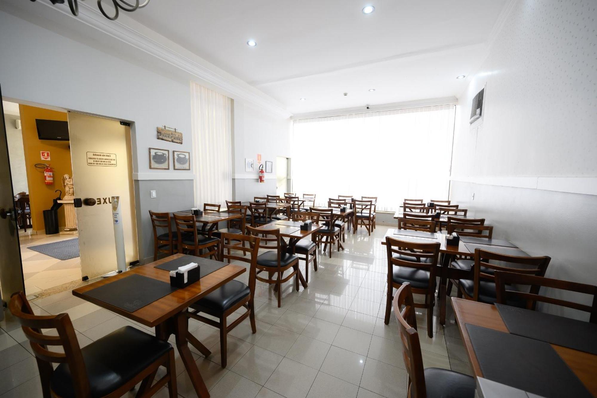 Hotel Universitario ايتابتشننجا المظهر الخارجي الصورة